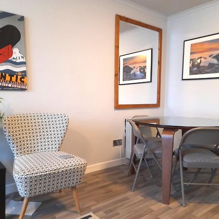 Excellent Location - City Centre - Parking - 4 Beds -2 Bedrooms Belfast Esterno foto