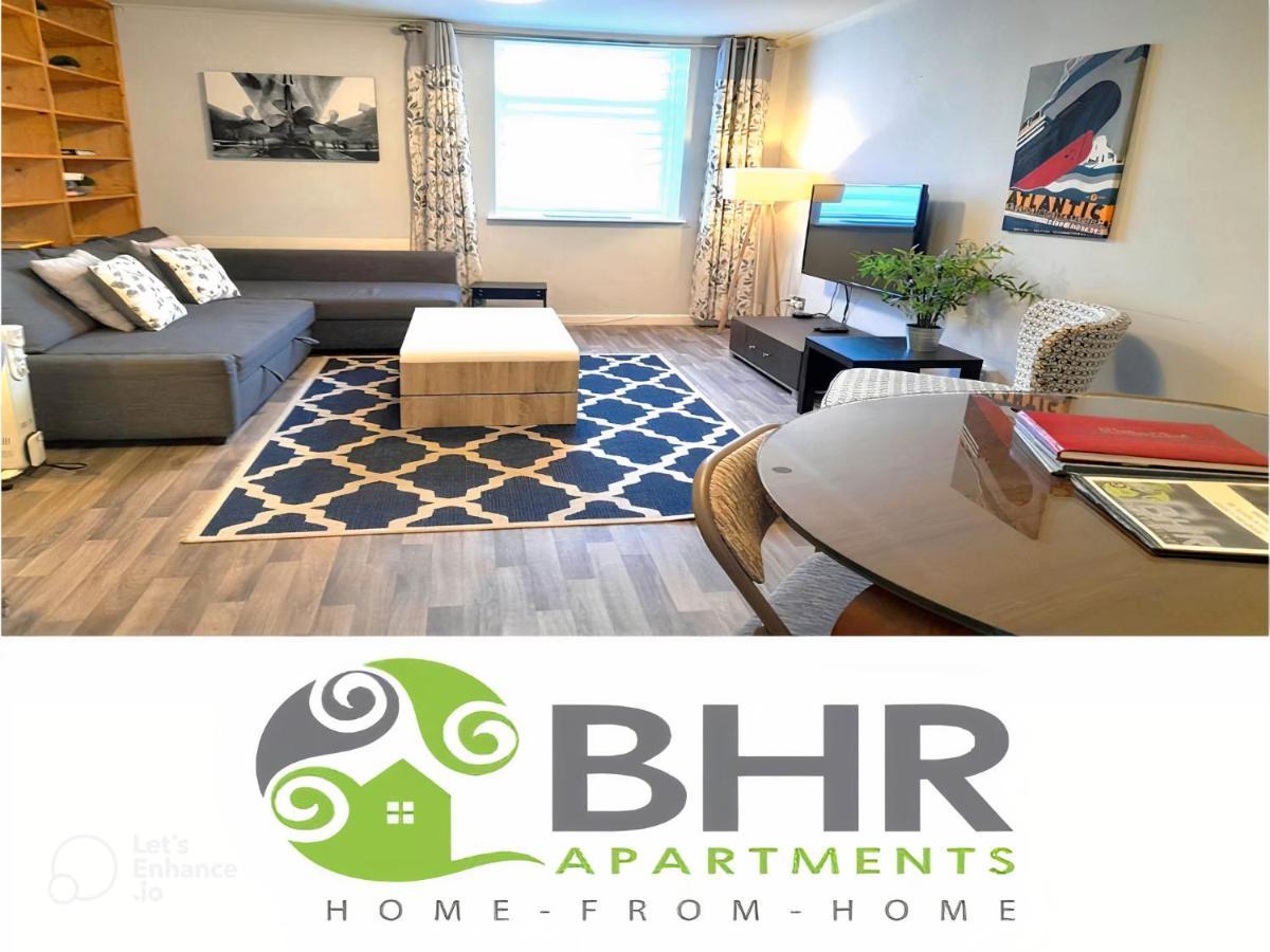 Excellent Location - City Centre - Parking - 4 Beds -2 Bedrooms Belfast Esterno foto