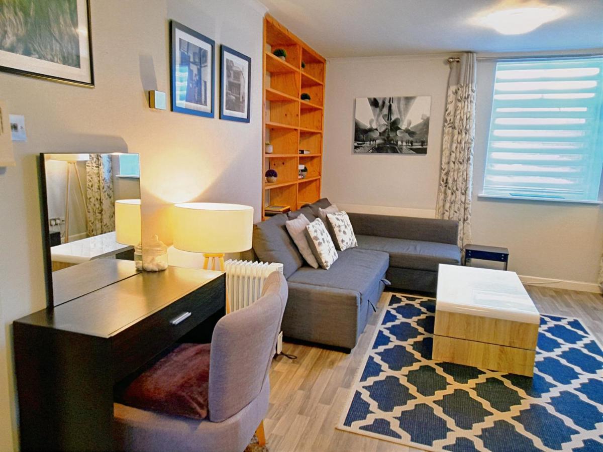 Excellent Location - City Centre - Parking - 4 Beds -2 Bedrooms Belfast Esterno foto