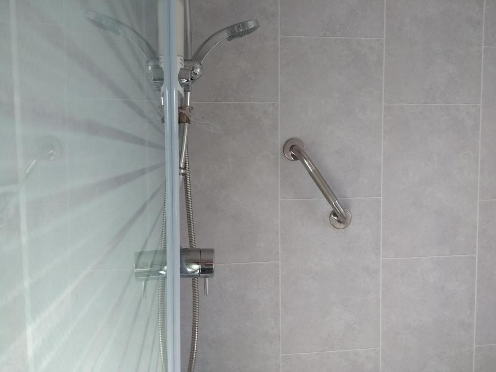 Excellent Location - City Centre - Parking - 4 Beds -2 Bedrooms Belfast Esterno foto