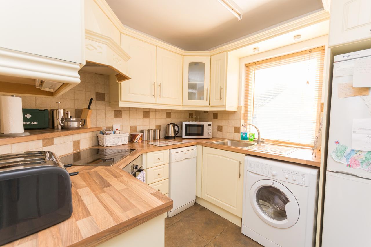 Excellent Location - City Centre - Parking - 4 Beds -2 Bedrooms Belfast Esterno foto