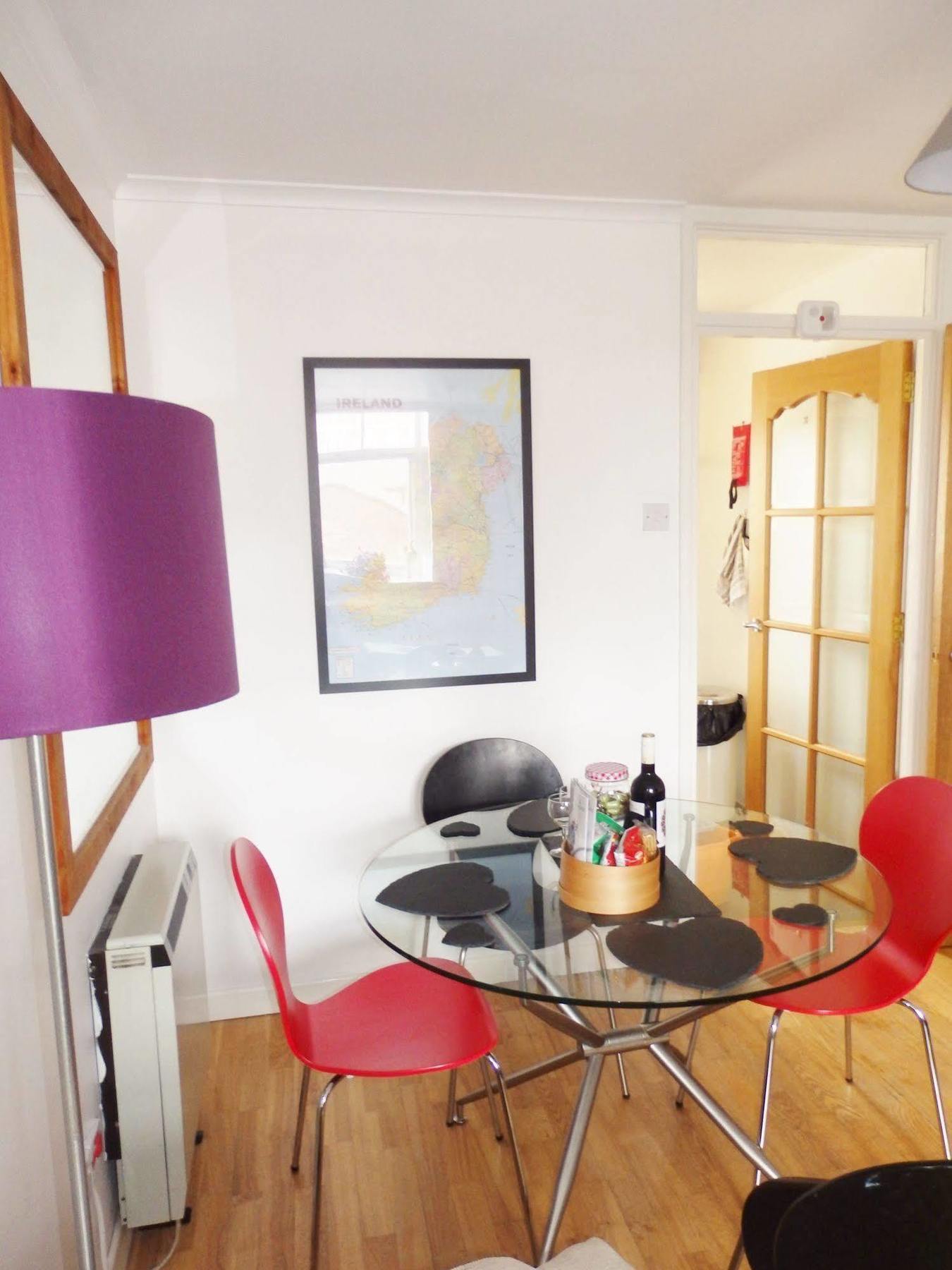 Excellent Location - City Centre - Parking - 4 Beds -2 Bedrooms Belfast Esterno foto