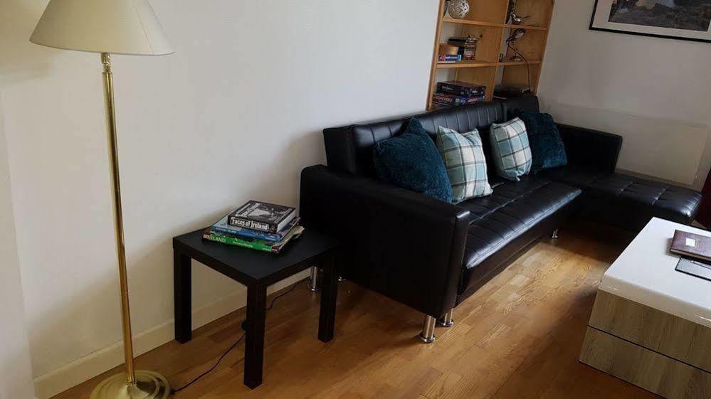 Excellent Location - City Centre - Parking - 4 Beds -2 Bedrooms Belfast Esterno foto