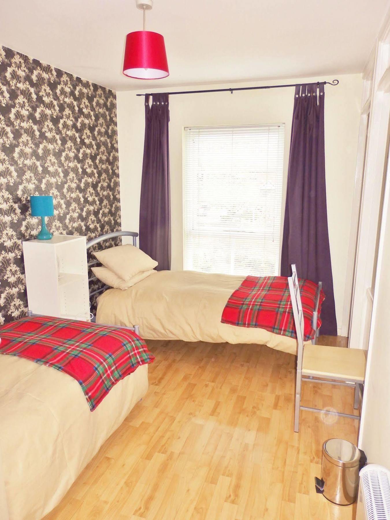 Excellent Location - City Centre - Parking - 4 Beds -2 Bedrooms Belfast Esterno foto