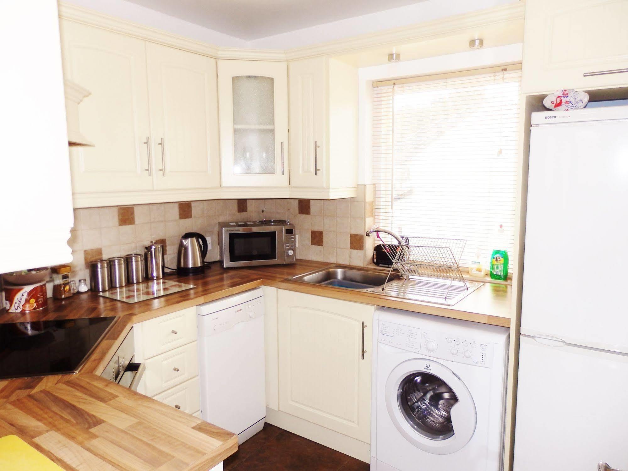 Excellent Location - City Centre - Parking - 4 Beds -2 Bedrooms Belfast Esterno foto